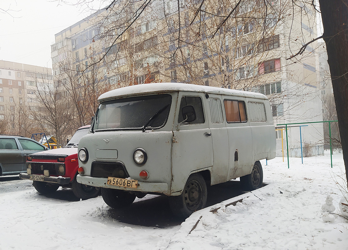 Луганская область, № Э 5606 ВГ — УАЗ-452В '68-85