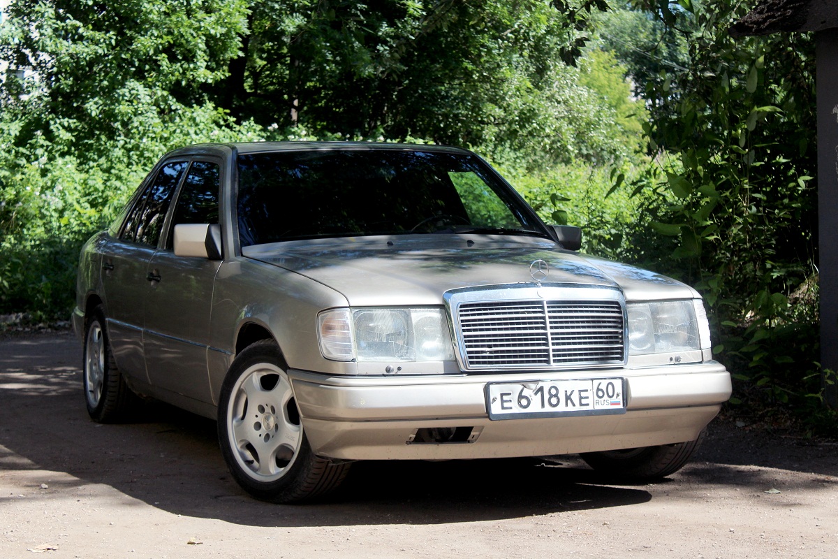 Псковская область, № Е 618 КЕ 60 — Mercedes-Benz (W124) '84-96