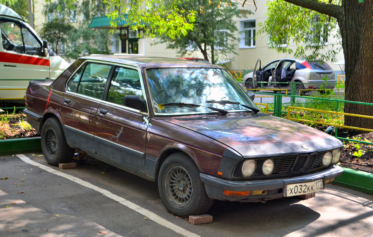 Москва, № Х 032 КК 177 — BMW 5 Series (E28) '82-88