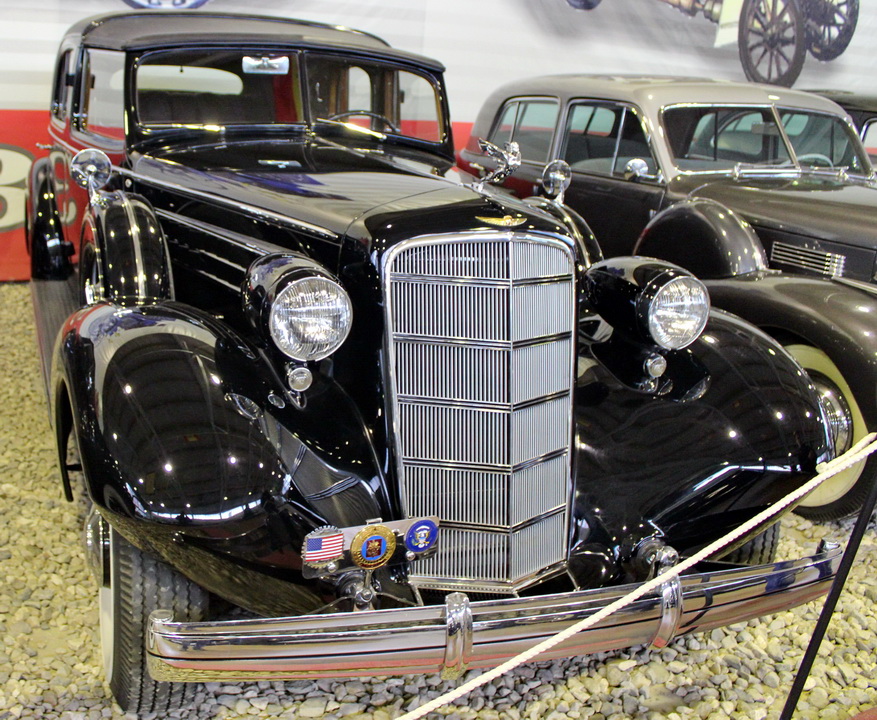 Москва, № (77) Б/Н 0344 — Cadillac V12 370D Town Cabriolet by Fleetwood '35