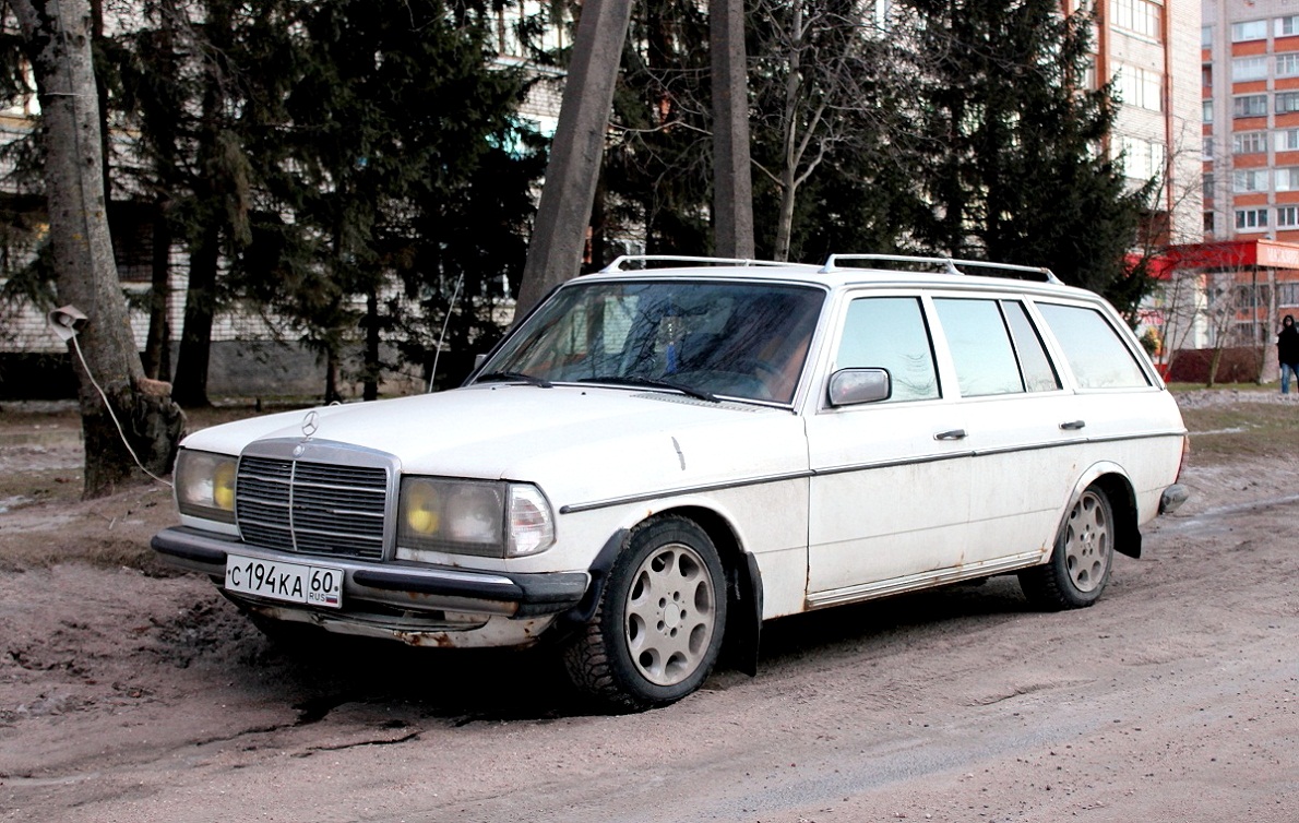 Псковская область, № С 194 КА 60 — Mercedes-Benz (S123) '78-86