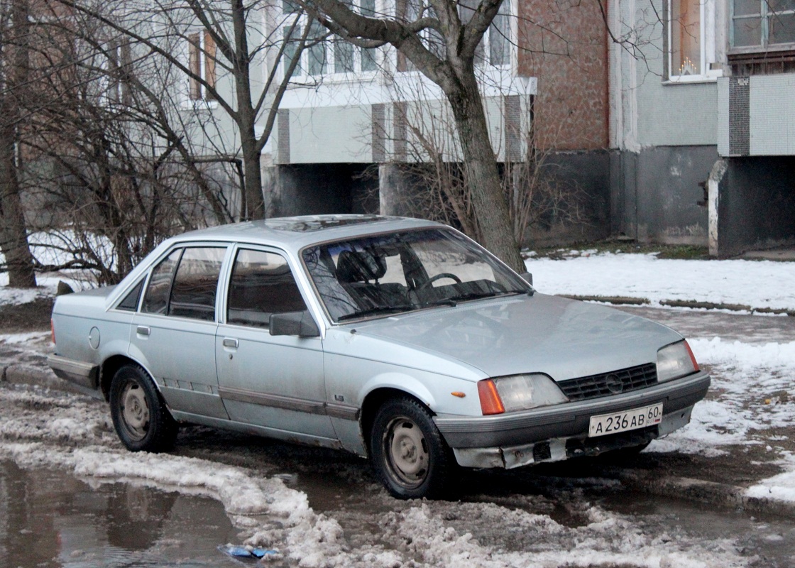 Псковская область, № А 236 АВ 60 — Opel Rekord (E2) '82-86