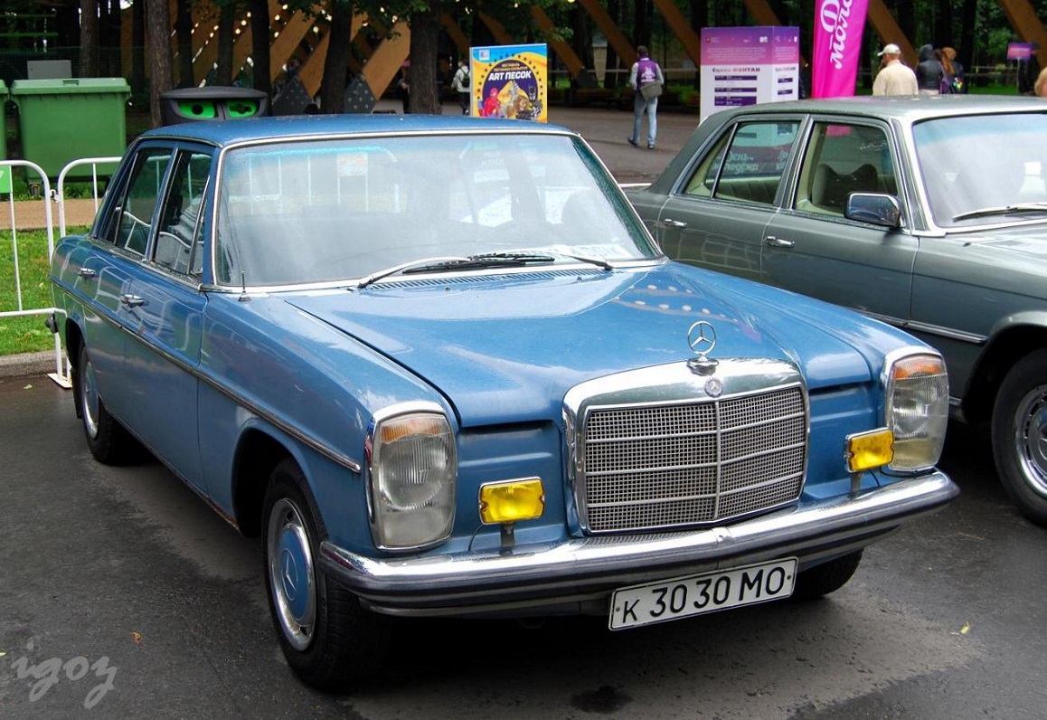 Москва, № К 3030 МО — Mercedes-Benz (W114/W115) '72-76; Москва — Фестиваль "Ретро-Фест" 2014