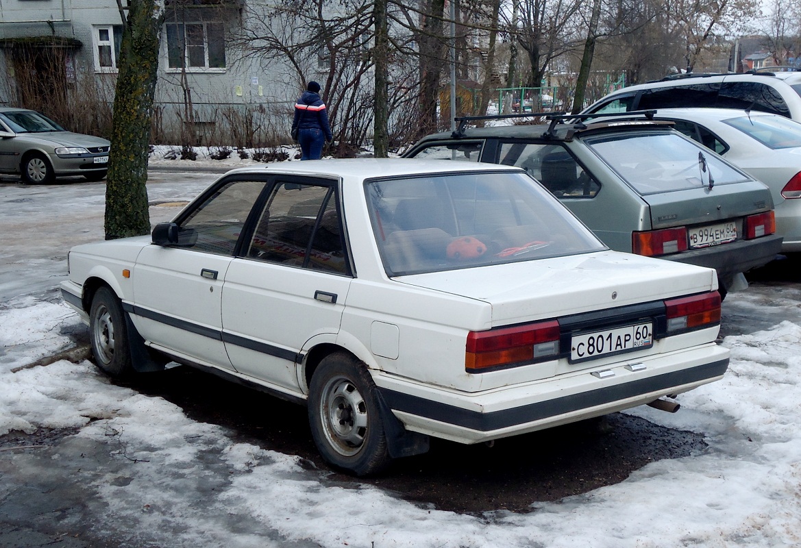 Псковская область, № С 801 АР 60 — Nissan Sunny (B12) '85-90