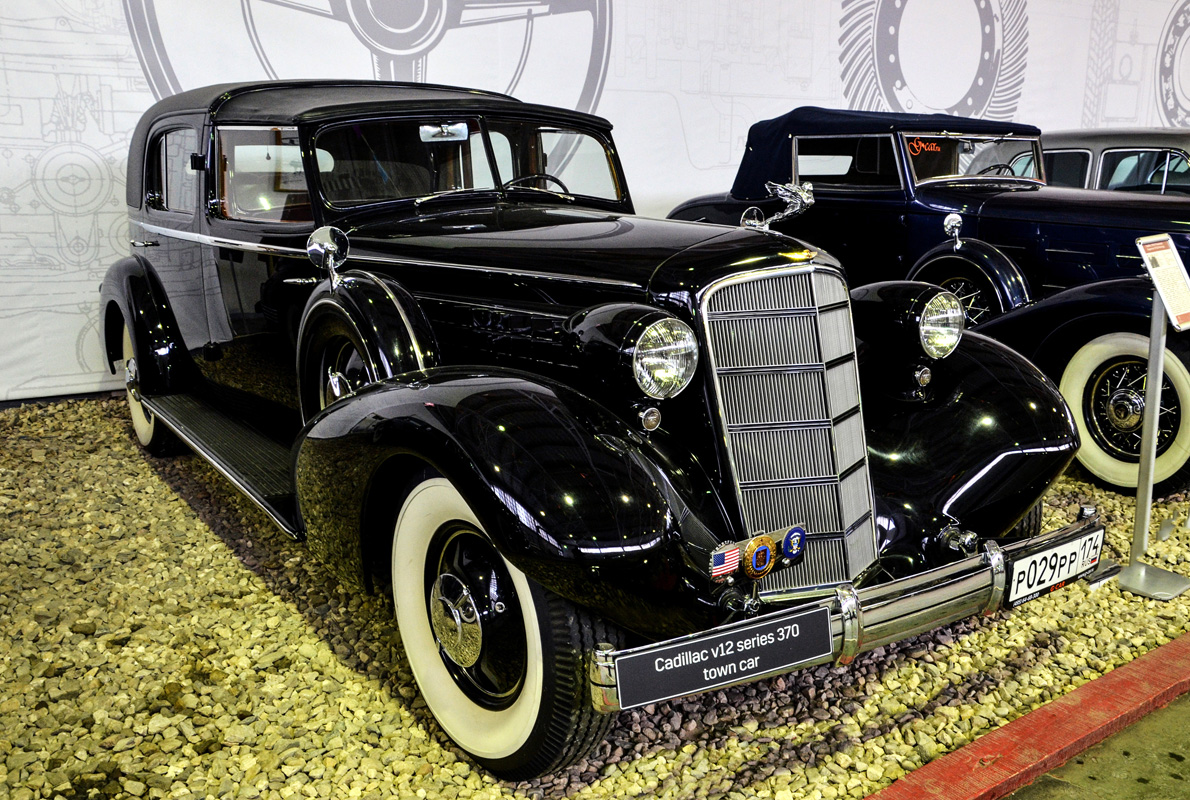 Москва, № (77) Б/Н 0344 — Cadillac V12 370D Town Cabriolet by Fleetwood '35
