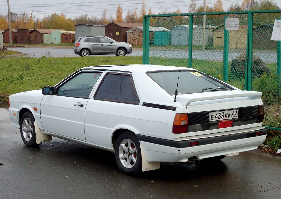 Псковская область, № Е 433 КК 60 — Audi Coupe (81,85) '80-84
