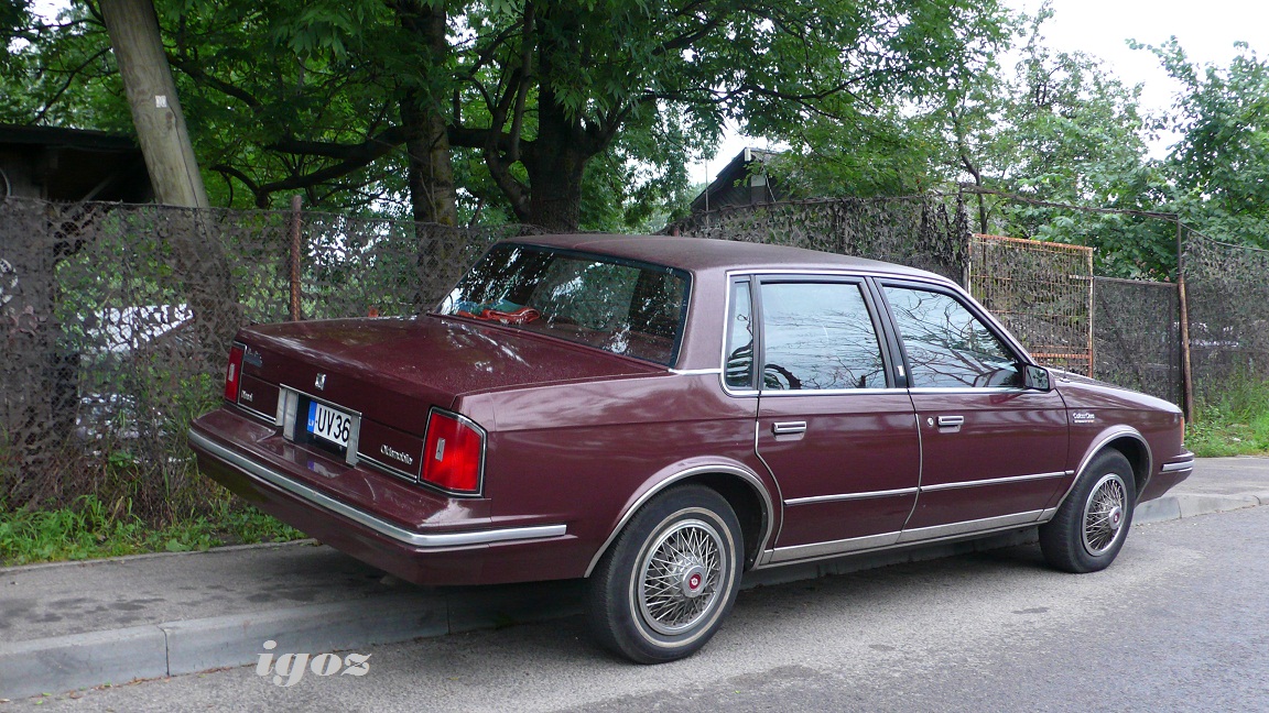 Латвия, № UV-36 — Oldsmobile Cutlass (5G) '78-88