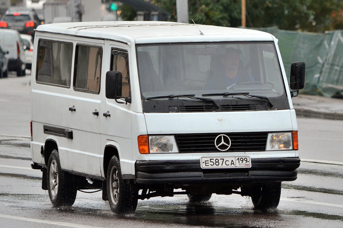 Москва, № Е 587 СА 199 — Mercedes-Benz MB100 '81-96