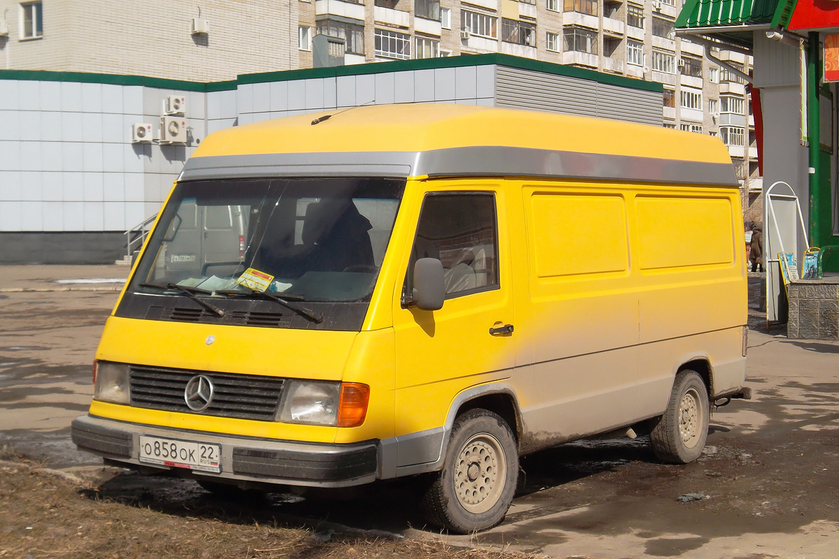 Алтайский край, № О 858 ОК 22 — Mercedes-Benz MB100 '81-96