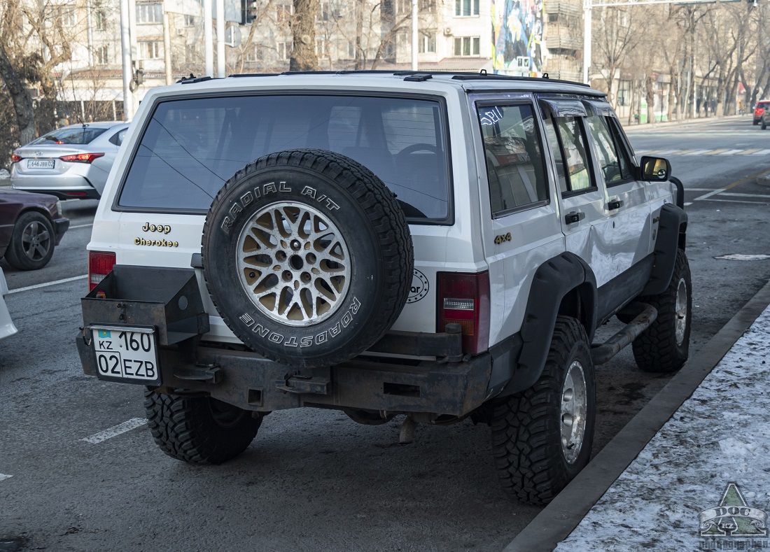 Алматы, № 160 EZB 02 — Jeep Cherokee (XJ) '84-01