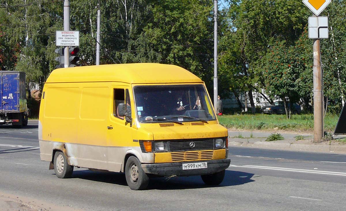 Удмуртия, № М 999 КМ 18 — Mercedes-Benz T1 '76-96