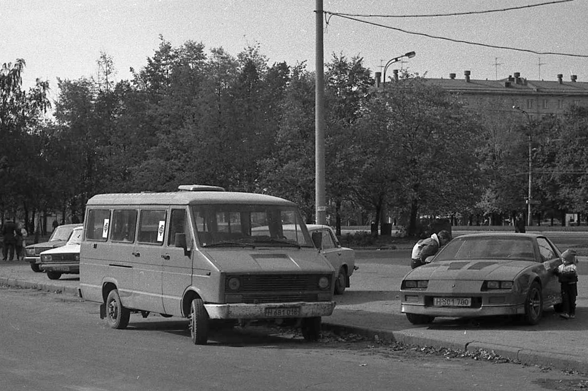 Москва, № H 681 018 — FIAT Daily '78-83; Москва, № H 501 780 — Chevrolet Camaro (3G) '82-92