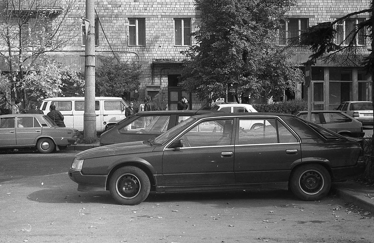 Москва, № (77) Б/Н 0472 — Renault 25 '83-92