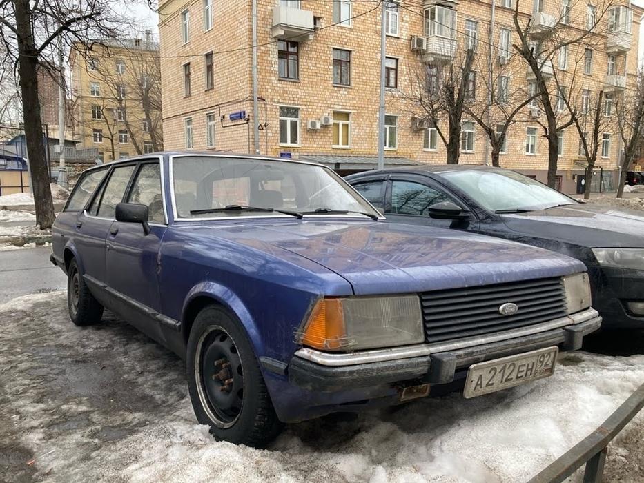 Севастополь, № А 212 ЕН 92 — Ford Granada MkII '77-85