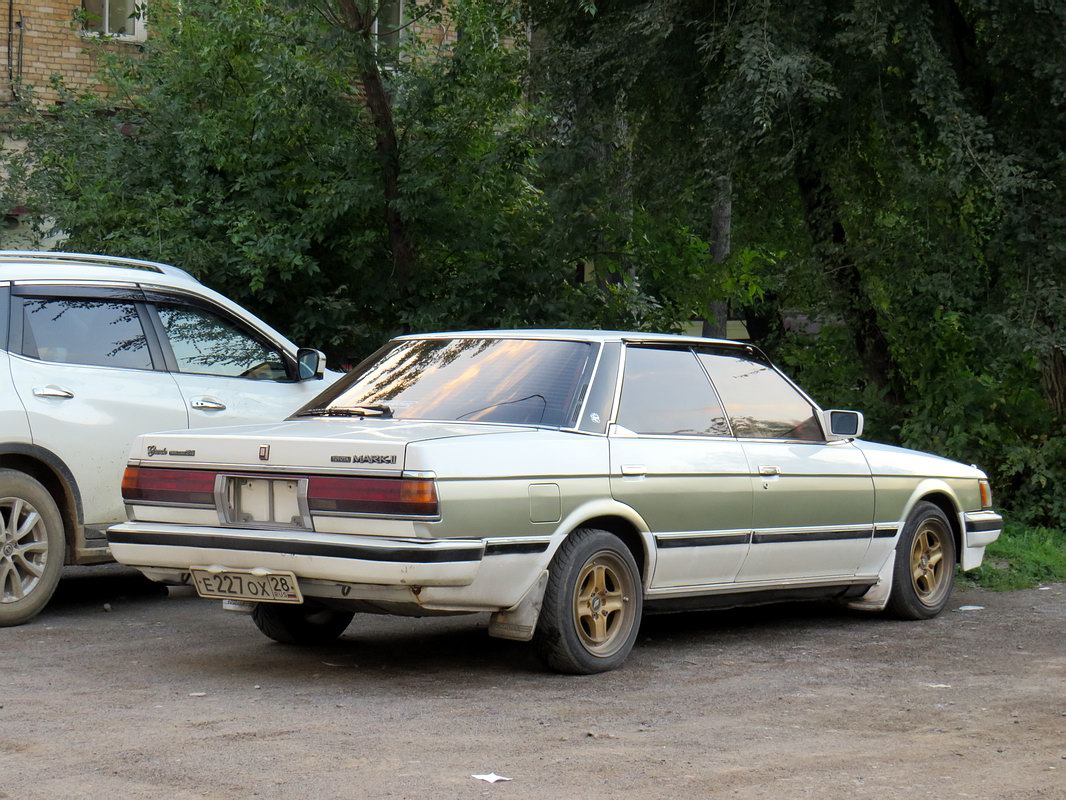 Амурская область, № Е 227 ОХ 28 — Toyota Mark II (X70) '84-88