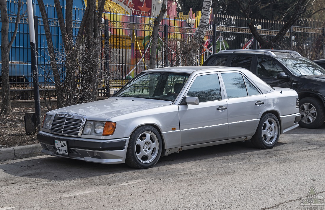 Алматы, № 124 IXB 02 — Mercedes-Benz (W124) '84-96