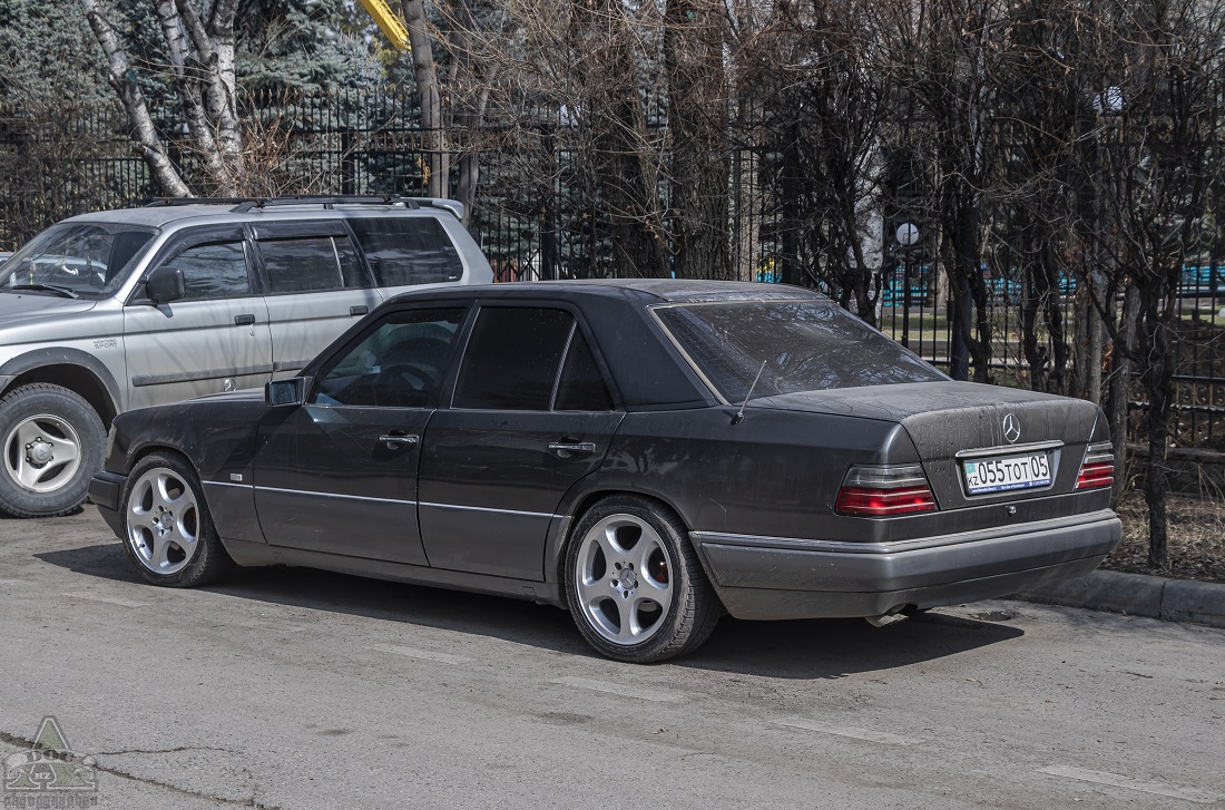 Алматинская область, № 055 TOT 05 — Mercedes-Benz (W124) '84-96