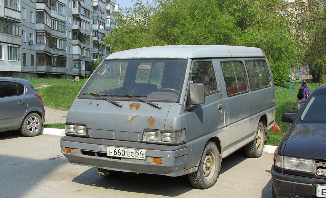 Новосибирская область, № Н 660 ЕС 54 — Hyundai H-100/Grace '87-93