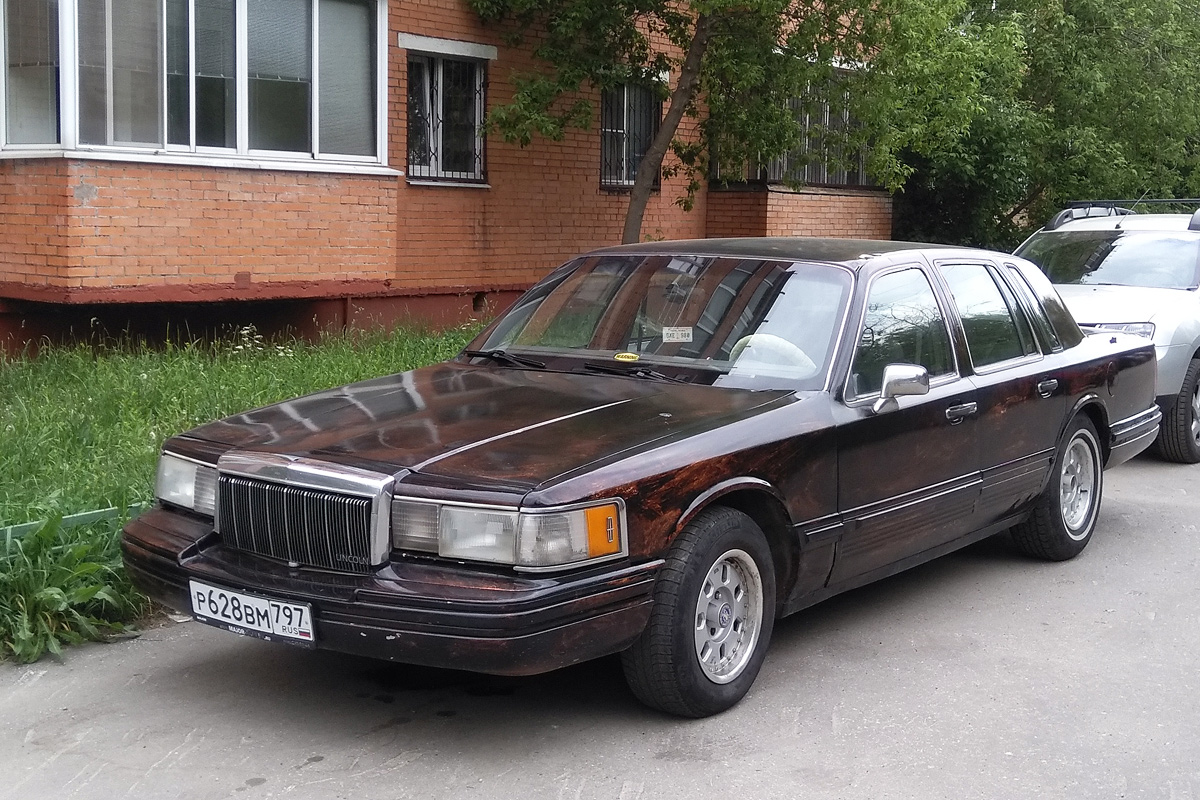 Москва, № Р 628 ВМ 797 — Lincoln Town Car (2G) '90-97