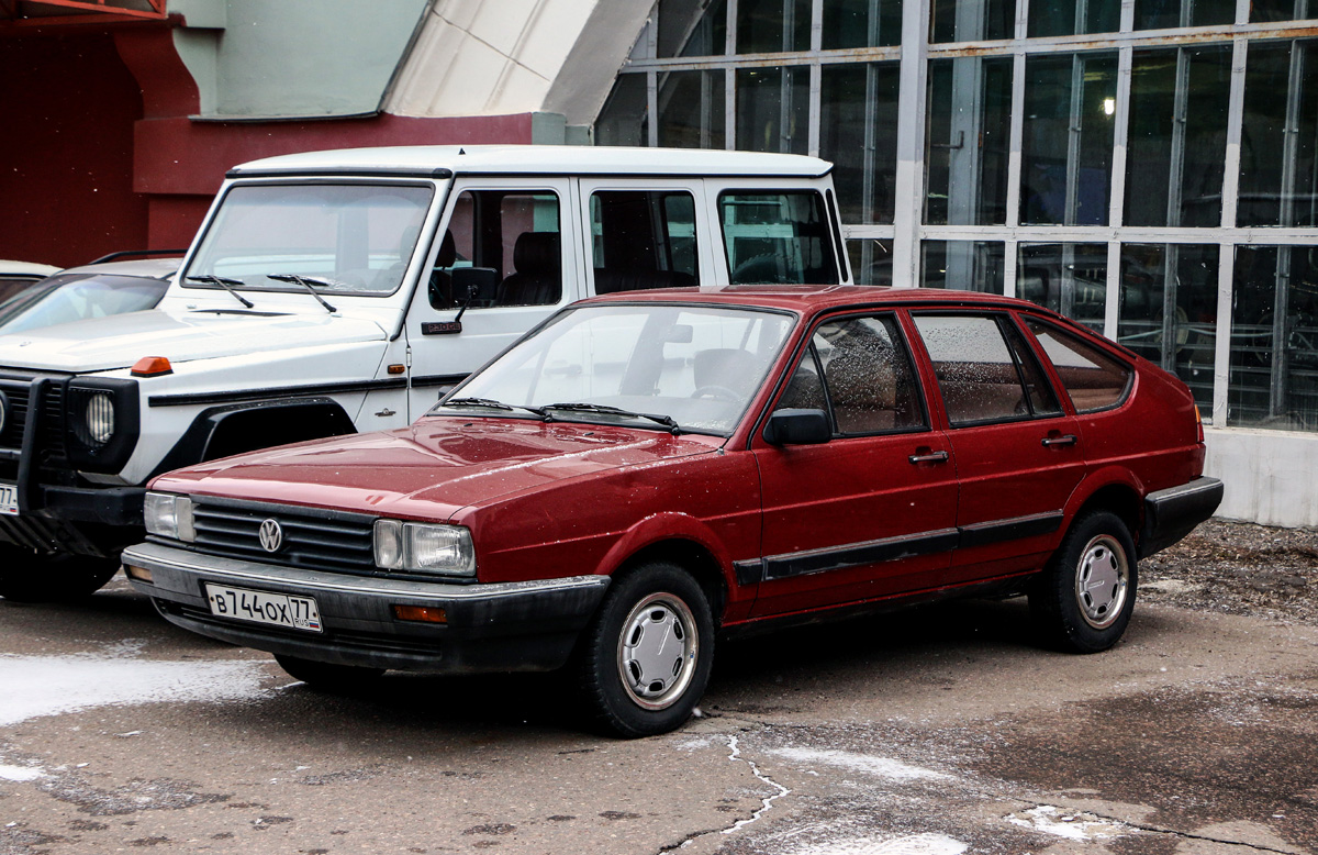 Москва, № В 744 ОХ 77 — Volkswagen Passat (B2) '80-88