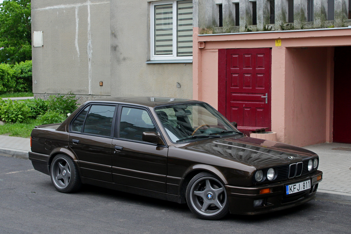 Литва, № KFJ 811 — BMW 3 Series (E30) '82-94