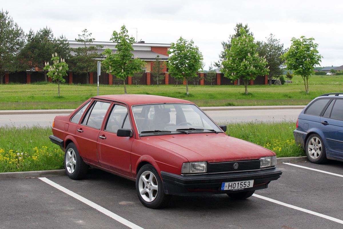 Литва, № H01553 — Volkswagen Santana (B2) '81-84