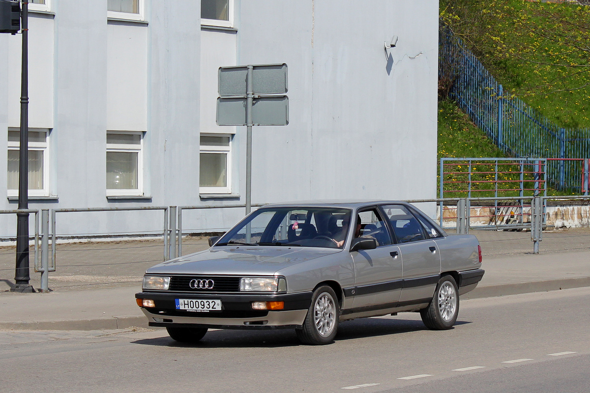 Литва, № H00932 — Audi 200 (C3) '83-91
