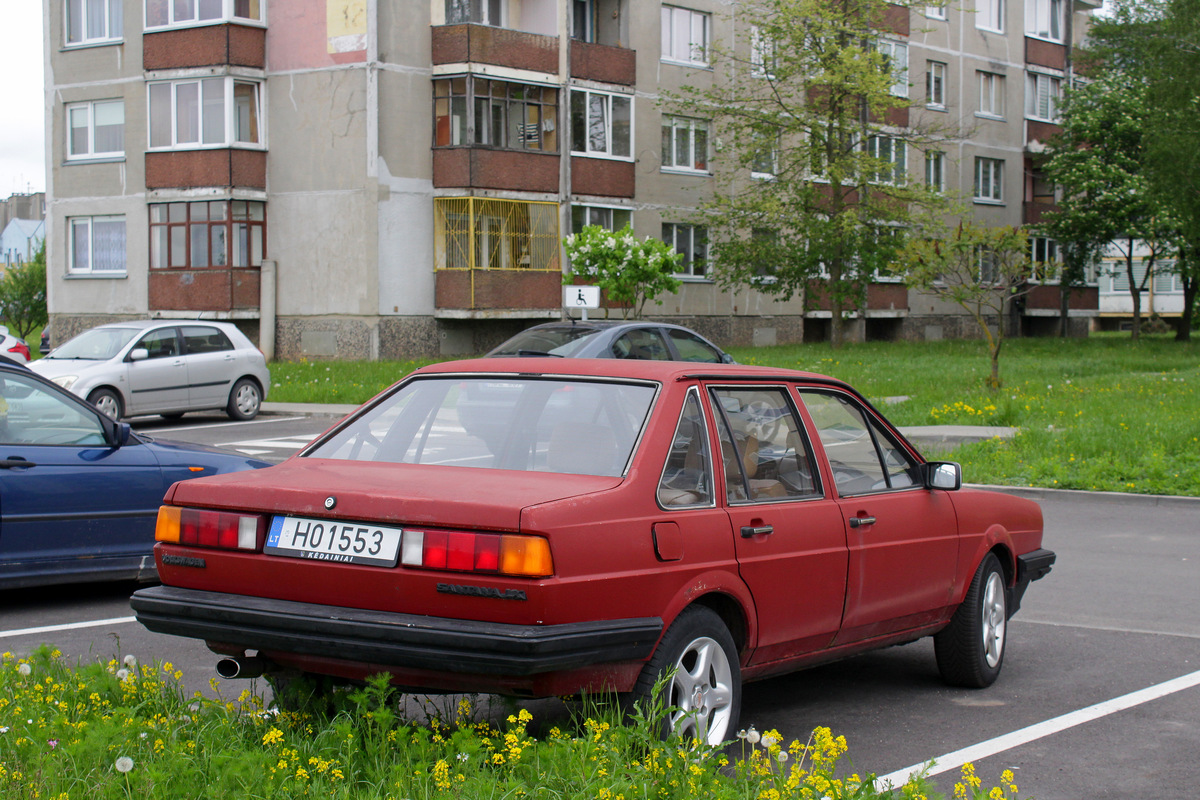 Литва, № H01553 — Volkswagen Santana (B2) '81-84