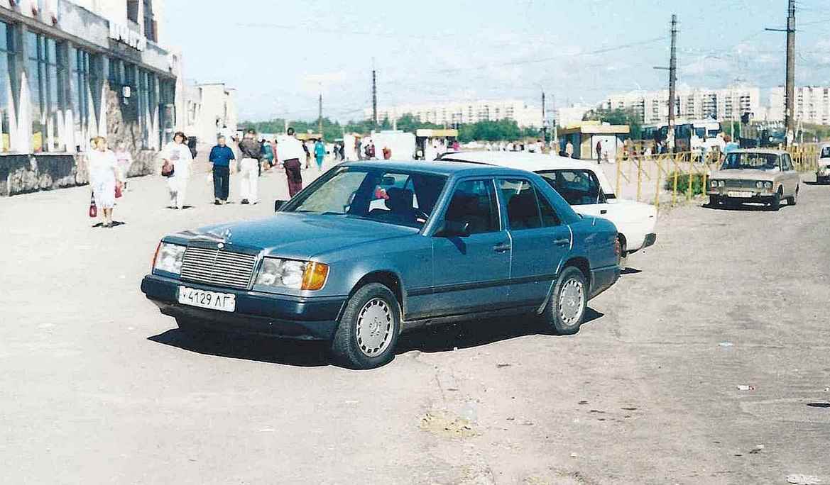 Санкт-Петербург, № У 4129 ЛГ — Mercedes-Benz (W124) '84-96