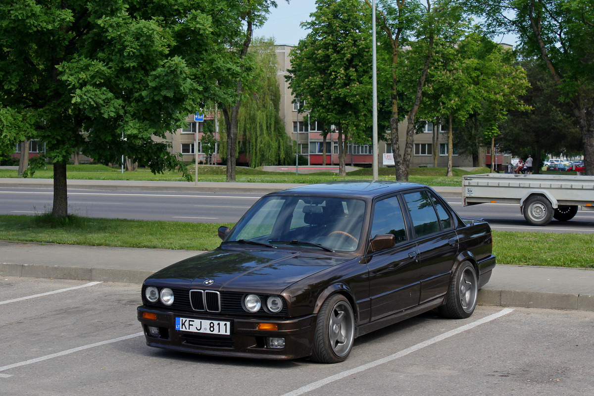 Литва, № KFJ 811 — BMW 3 Series (E30) '82-94