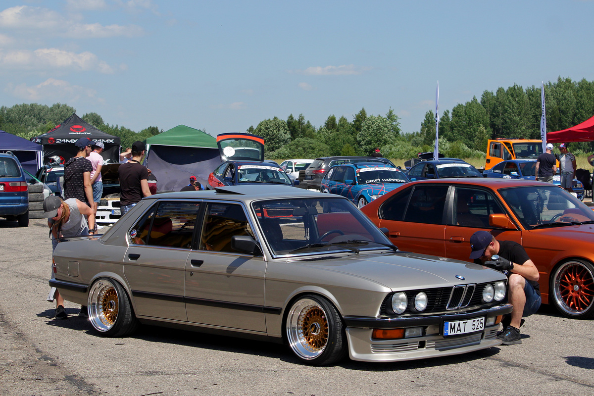 Литва, № MAT 525 — BMW 5 Series (E28) '82-88
