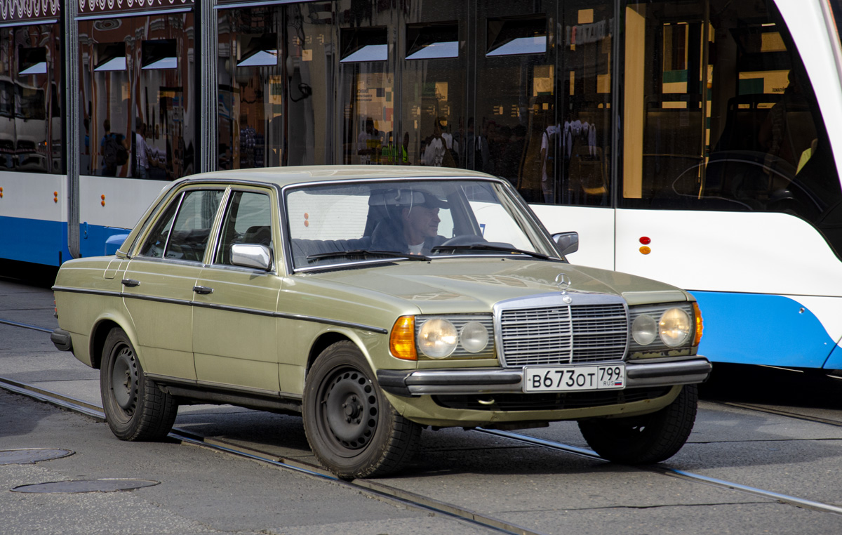 Москва, № В 673 ОТ 799 — Mercedes-Benz (W123) '76-86
