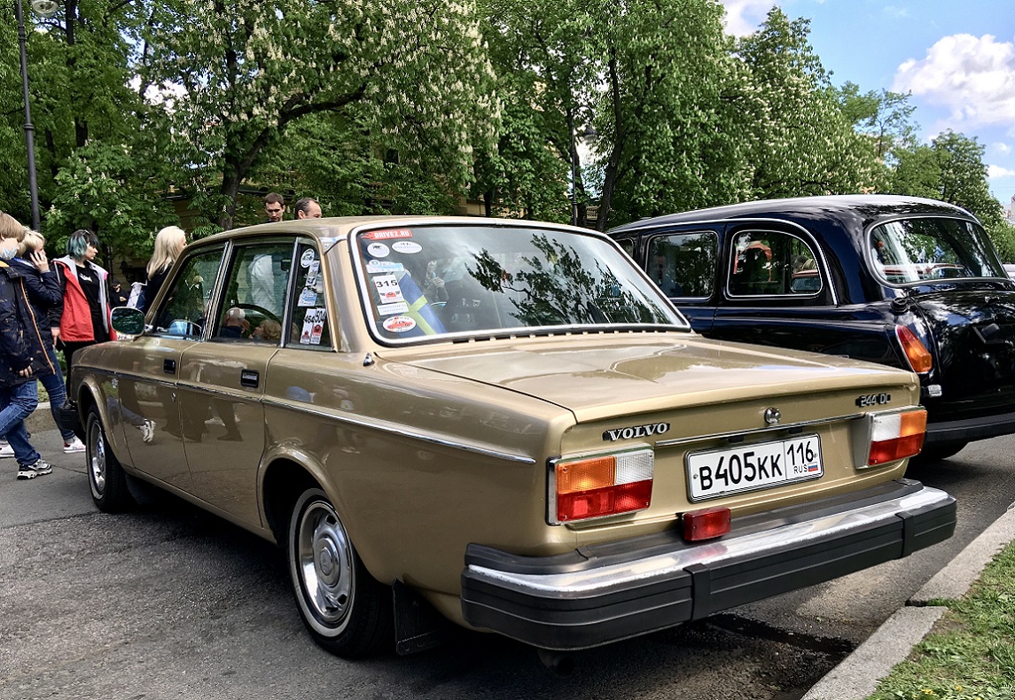 Татарстан, № В 405 КК 116 — Volvo 244 GL '75-78