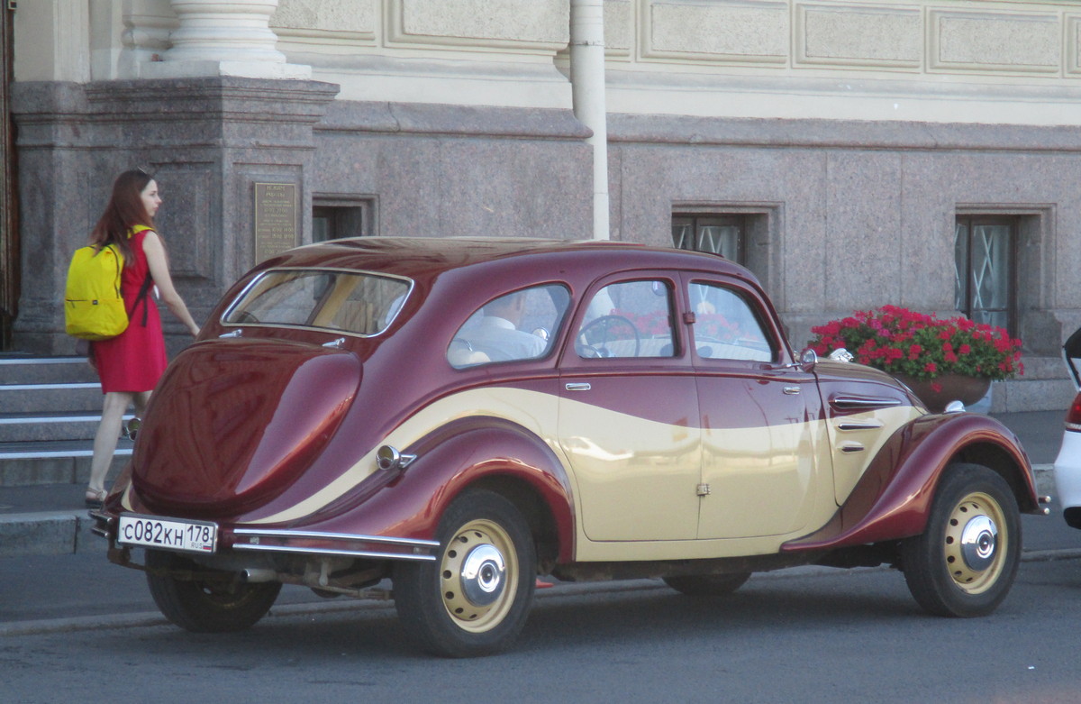 Санкт-Петербург, № С 082 КН 178 — Peugeot 402 '35-42