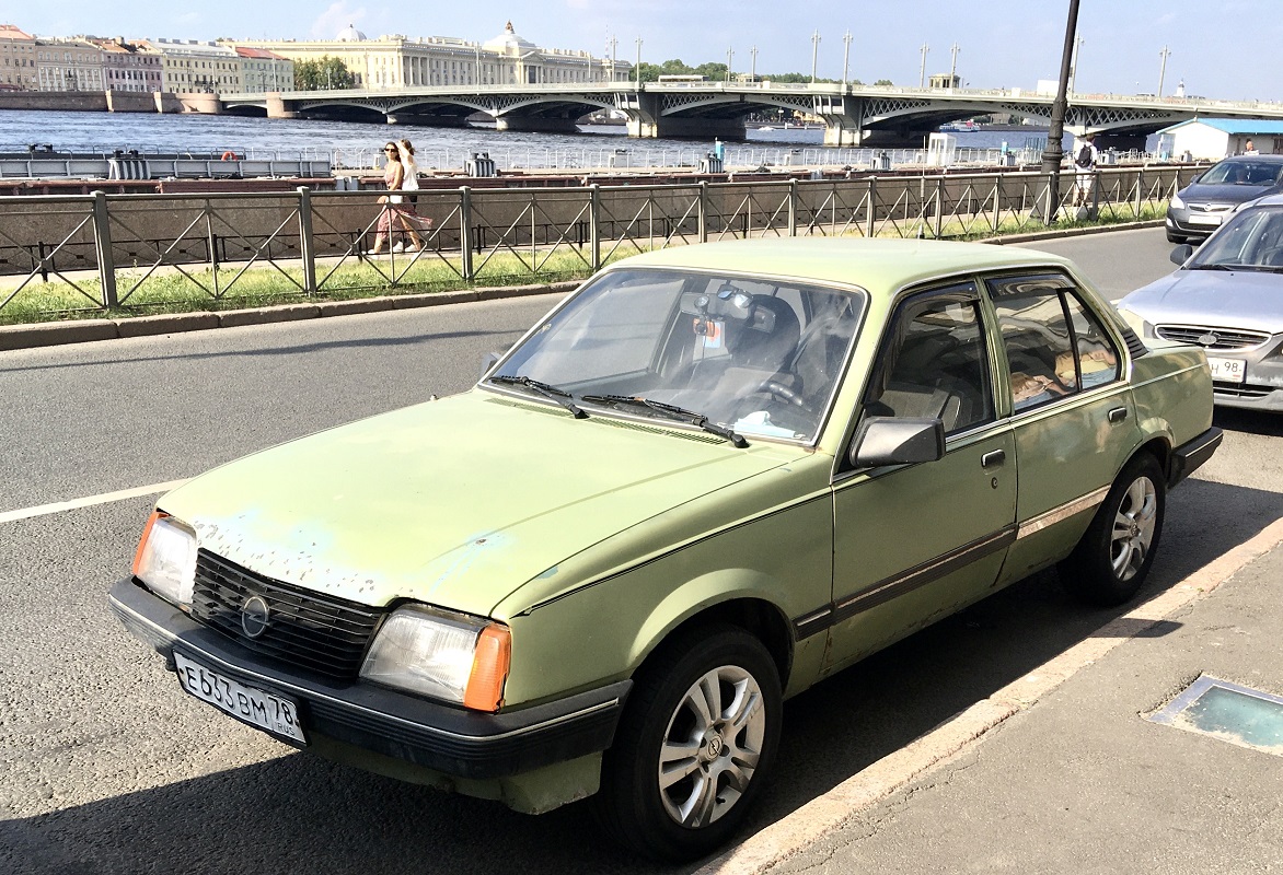 Санкт-Петербург, № Е 633 ВМ 78 — Opel Ascona (C) '81-88