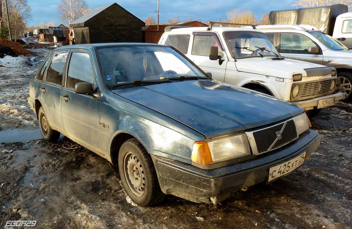 Архангельская область, № С 425 УТ 29 — Volvo 440 '87-96