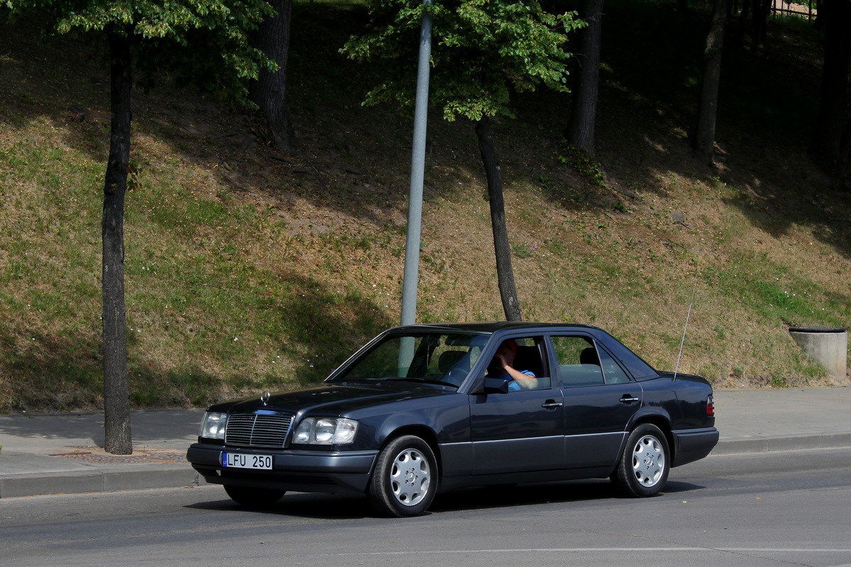 Литва, № LFU 250 — Mercedes-Benz (W124) '84-96