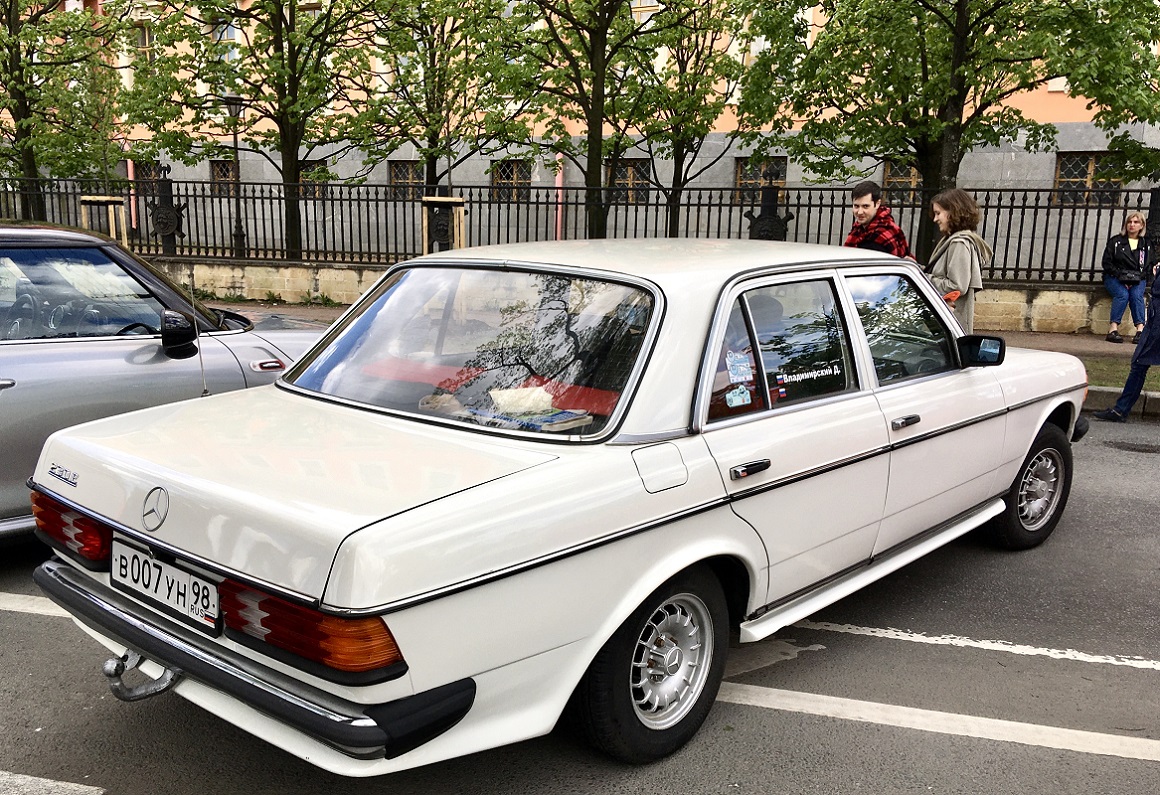 Санкт-Петербург, № В 007 УН 98 — Mercedes-Benz (W123) '76-86
