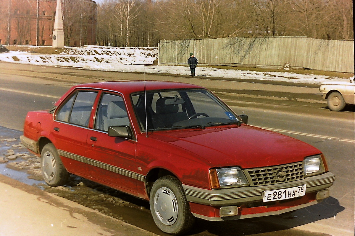 Санкт-Петербург, № Е 281 НА 78 — Opel Ascona (C) '81-88