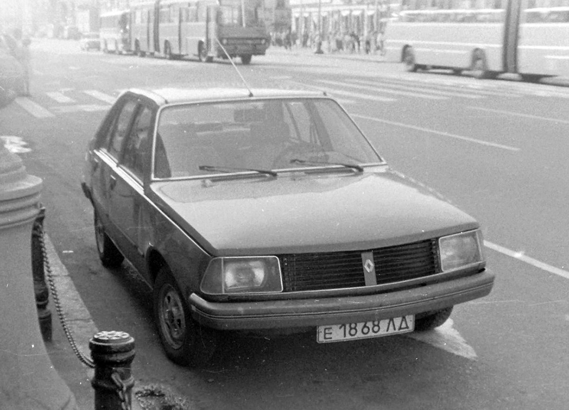Saint Petersburg, # Е 1868 ЛД — Renault 18 '78-89