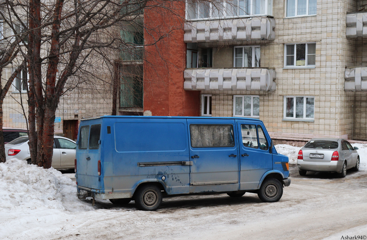 Красноярский край, № Н 301 ВХ 24 — Mercedes-Benz T1 '76-96
