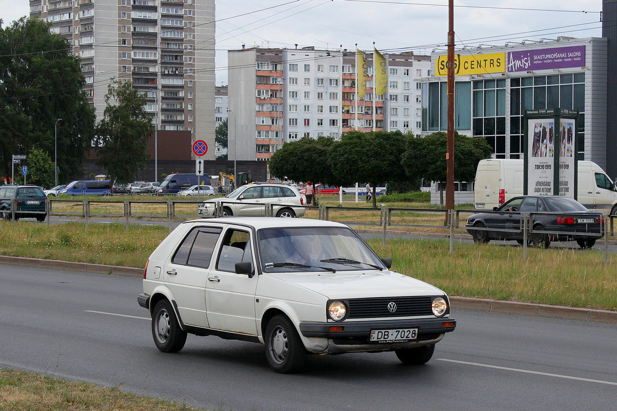 Латвия, № DB-7028 — Volkswagen Golf (Typ 19) '83-92