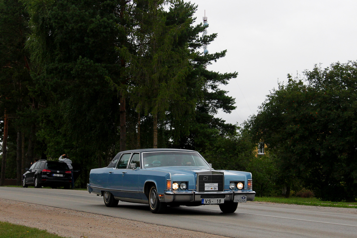 Латвия, № VS-18 — Lincoln Continental (5G) '70-79; Литва — Nesenstanti klasika 2021