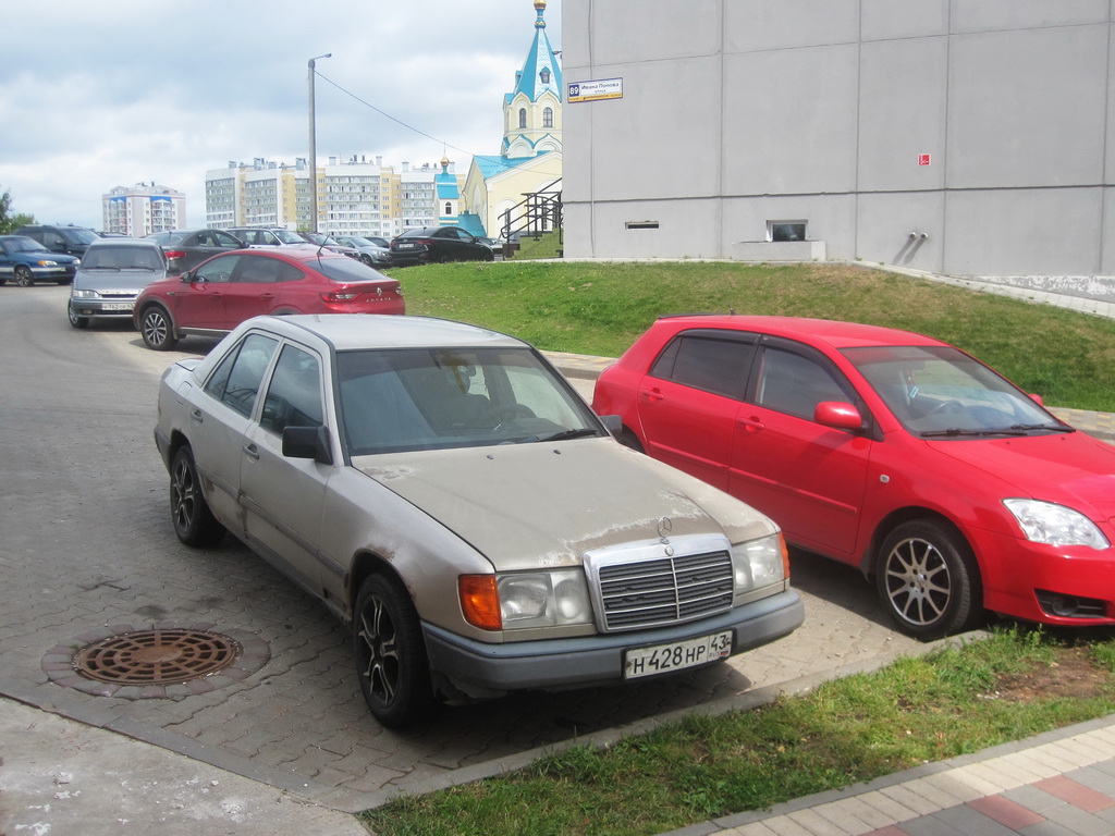 Кировская область, № Н 428 НР 43 — Mercedes-Benz (W124) '84-96
