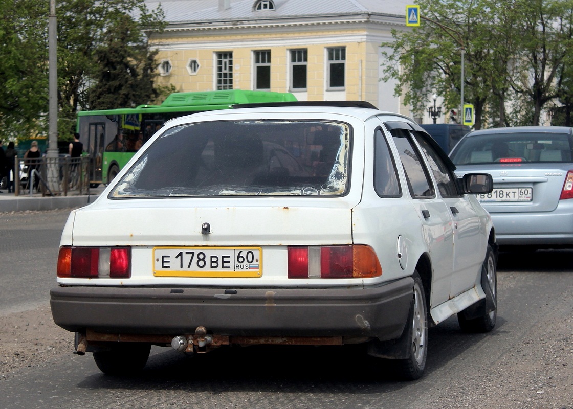 Псковская область, № Е 178 ВЕ 60 — Ford Sierra MkI '82-87