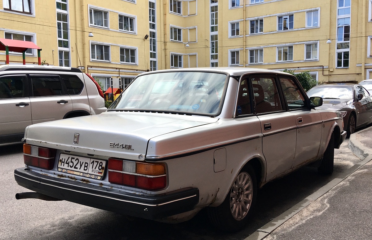 Санкт-Петербург, № Н 452 УВ 178 — Volvo 240 Series (общая модель)