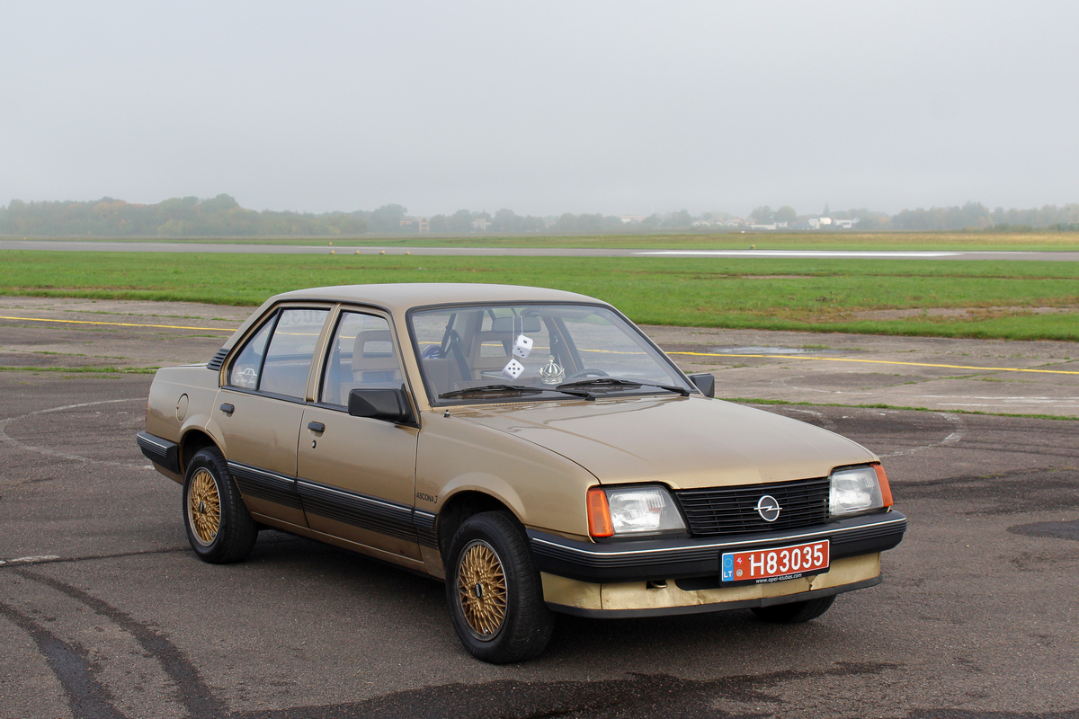 Литва, № H83035 — Opel Ascona (C) '81-88; Литва — Retro mugė 2021 ruduo