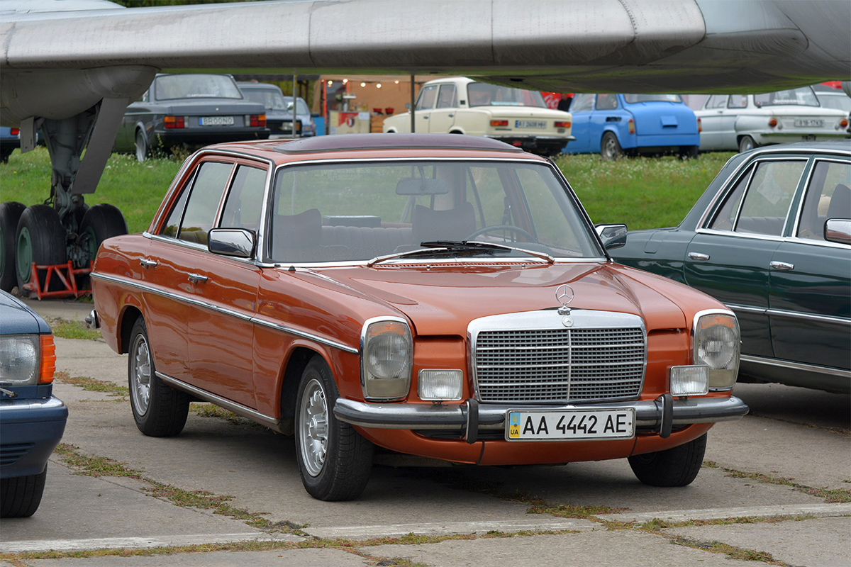 Киев, № АА 4442 АЕ — Mercedes-Benz (W114/W115) '72-76