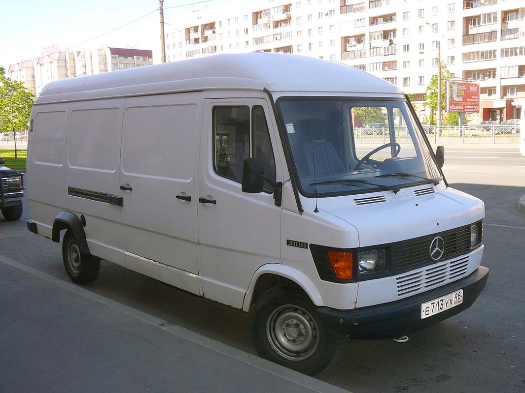 Санкт-Петербург, № Е 713 УХ 98 — Mercedes-Benz T1 '76-96