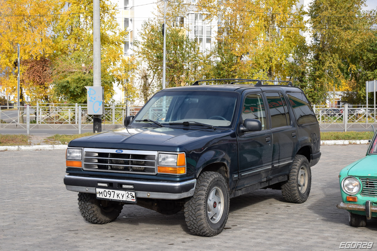 Архангельская область, № М 097 КУ 29 — Ford Explorer (1G) '90-94